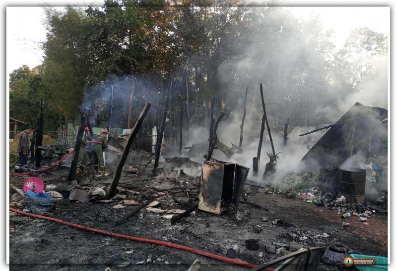 เหตุไฟไหม้ที่พักอาศัย(เสา16ต้น)ของฟาร์มเลี้ยงหมูประชาชนบ้านแพะ ... Image 8