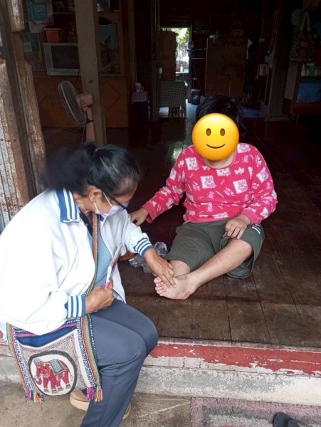 ออกเยี่ยมดูแลผู้สูงอายุที่มีภาวะพึ่งพิงและบุคคลอื่นที่มีภาวะพึ่งพิง ปีงบประมาณ 2568 ... Image 4